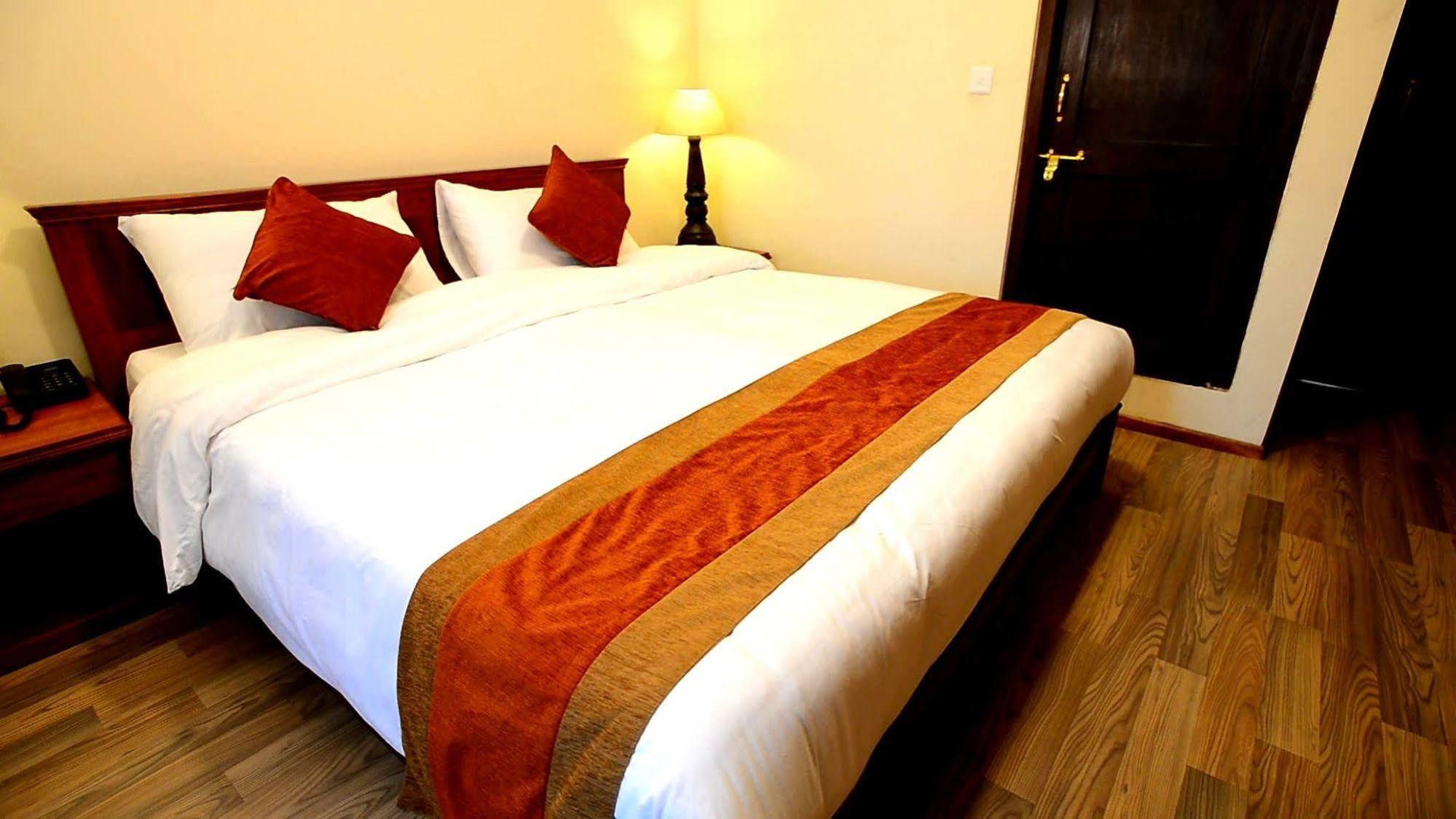 Golden Temple Inn Kathmandu Bagian luar foto