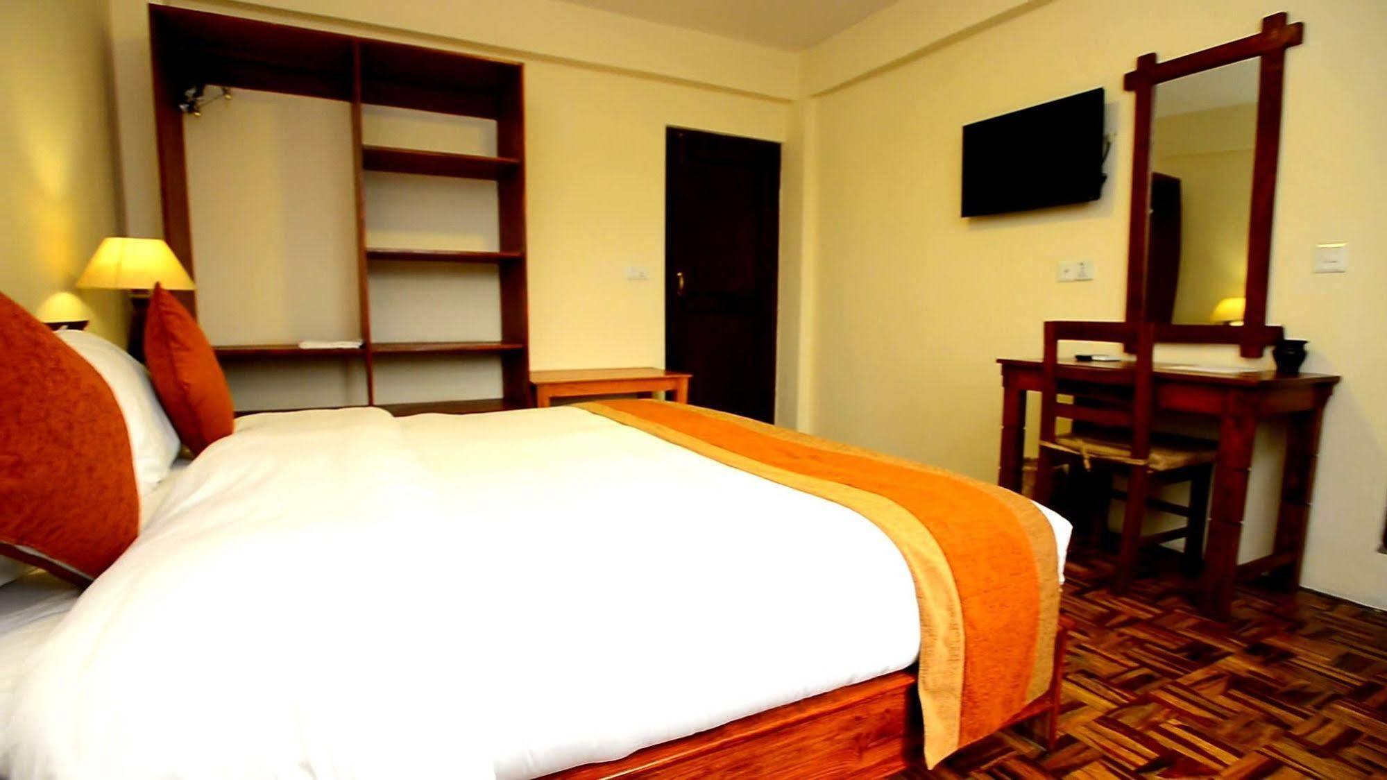 Golden Temple Inn Kathmandu Bagian luar foto
