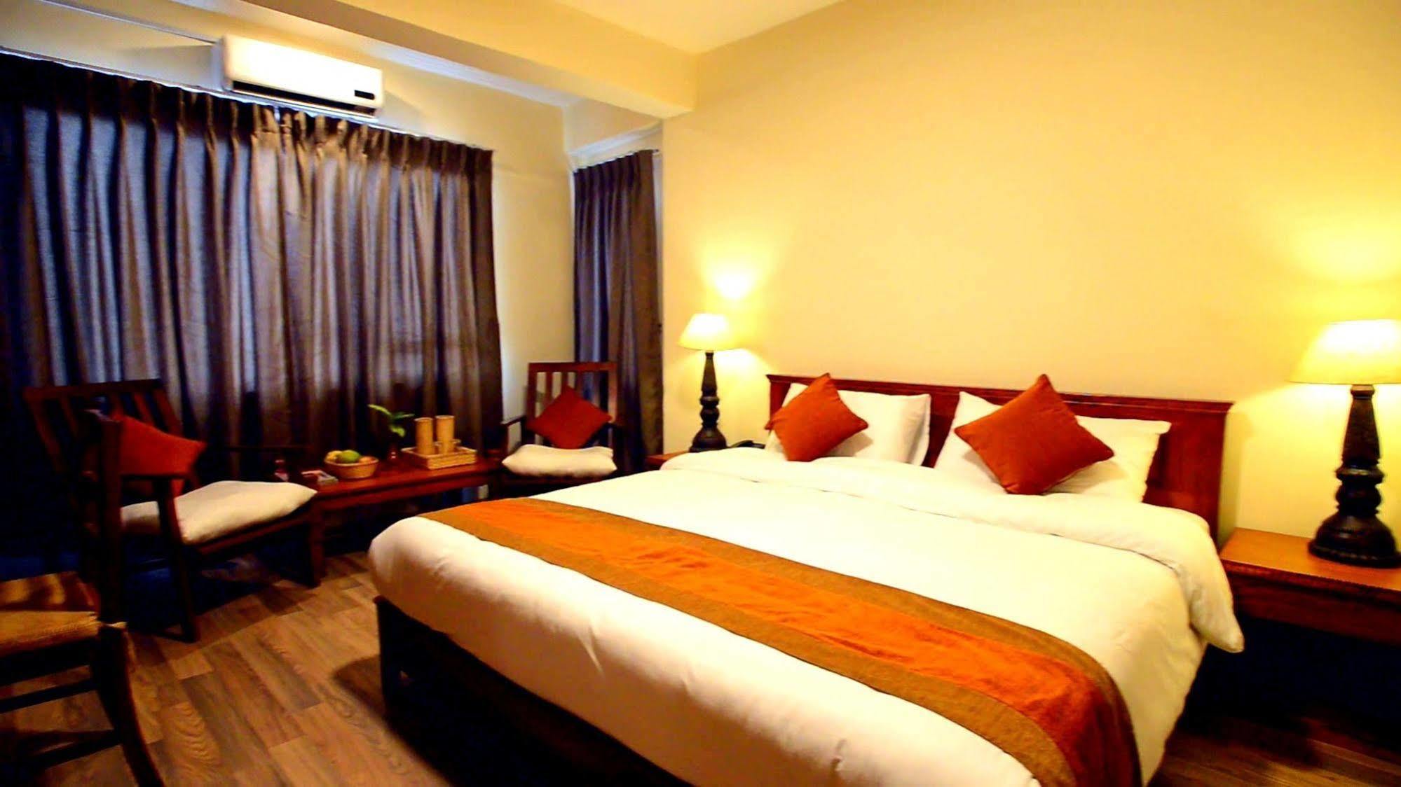 Golden Temple Inn Kathmandu Bagian luar foto